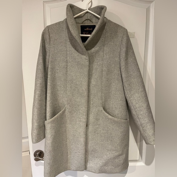 Aritzia Cocoon Coat - Picture 3 of 4